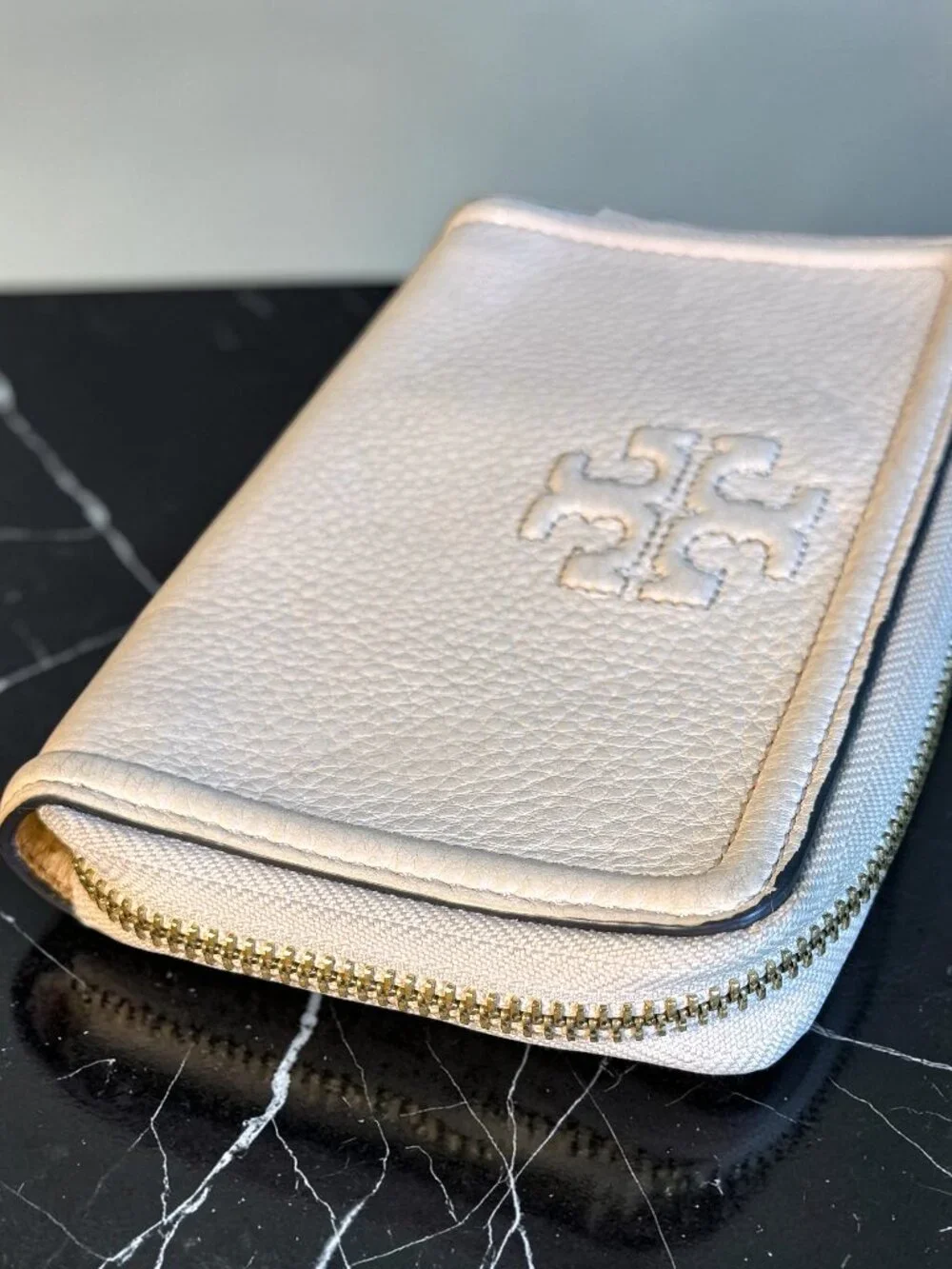 Tory Burch Thea Pebbled Leather Zip-Around Smartphone Wristlet Wallet